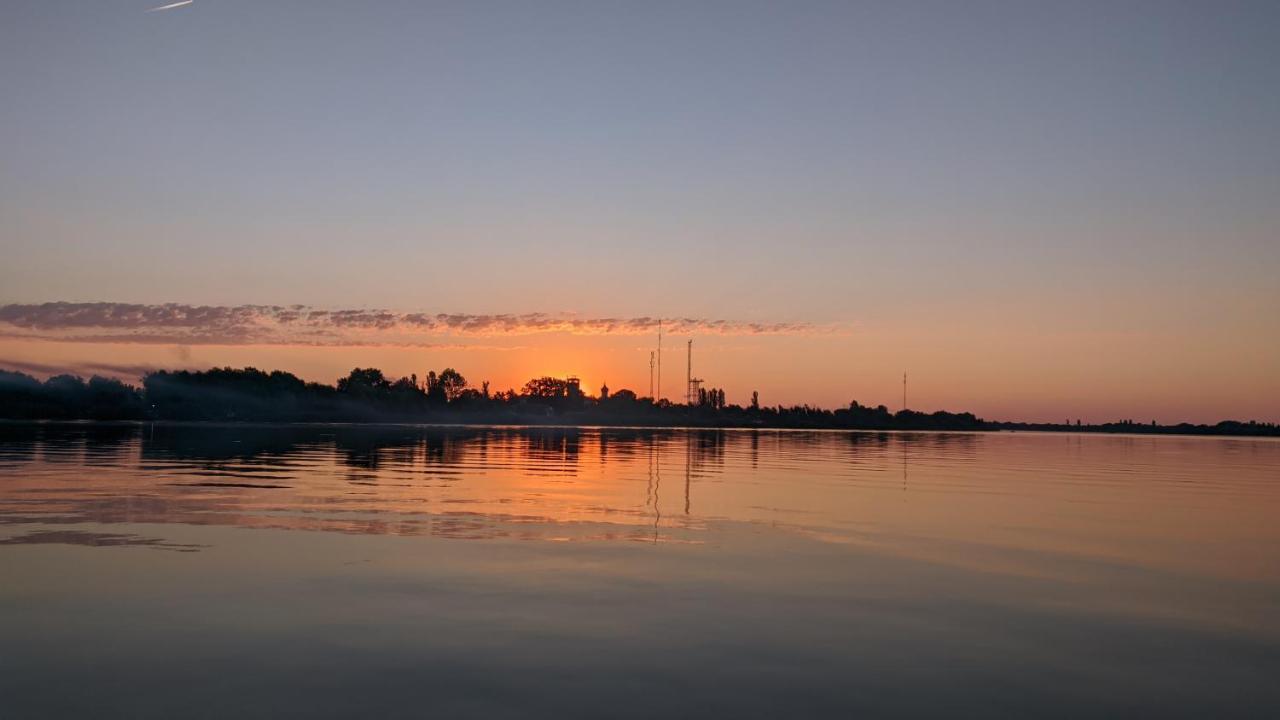 Kambodzha Na Dynae Villa Vylkove Exteriör bild